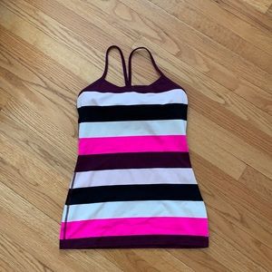 Lululemon tank.